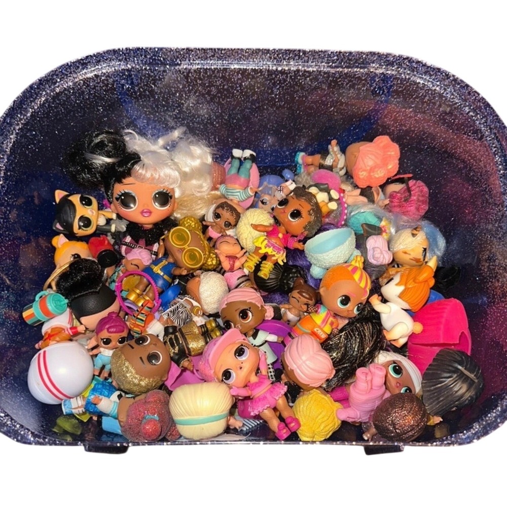 LARGE L.O.L. Surprise! Doll Mystery LOT with Accessories and Storage Case